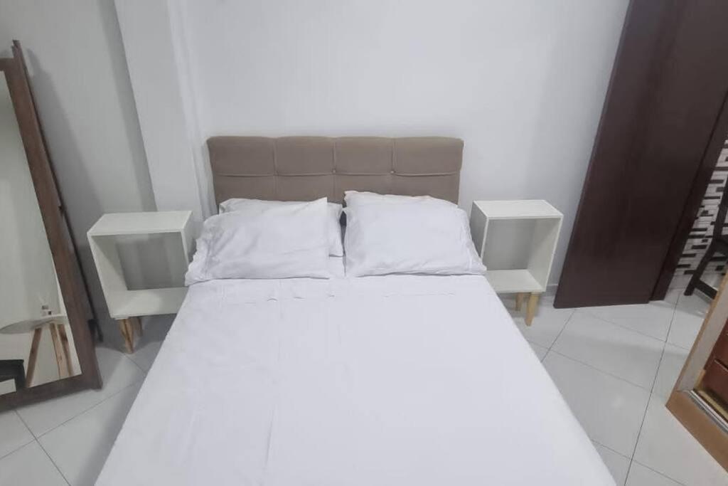 Quarto E Sala A Uma Quadra Da Praia Copacabana Posto 02 Rio de Janeiro Exteriér fotografie