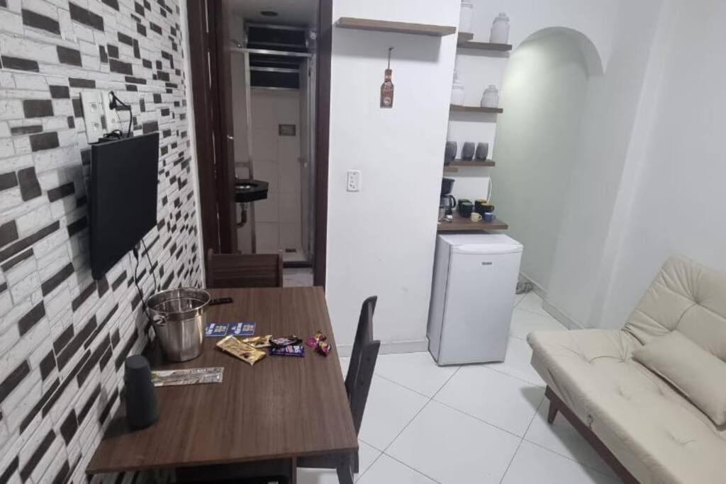 Quarto E Sala A Uma Quadra Da Praia Copacabana Posto 02 Rio de Janeiro Exteriér fotografie