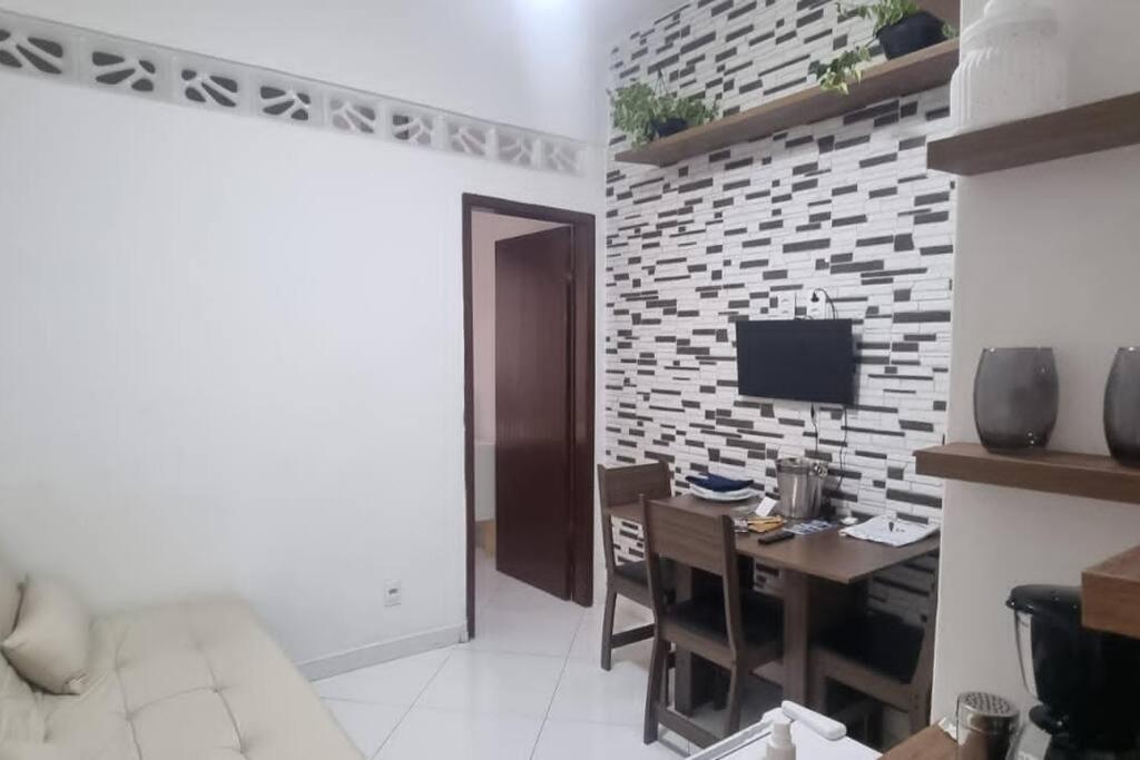 Quarto E Sala A Uma Quadra Da Praia Copacabana Posto 02 Rio de Janeiro Exteriér fotografie